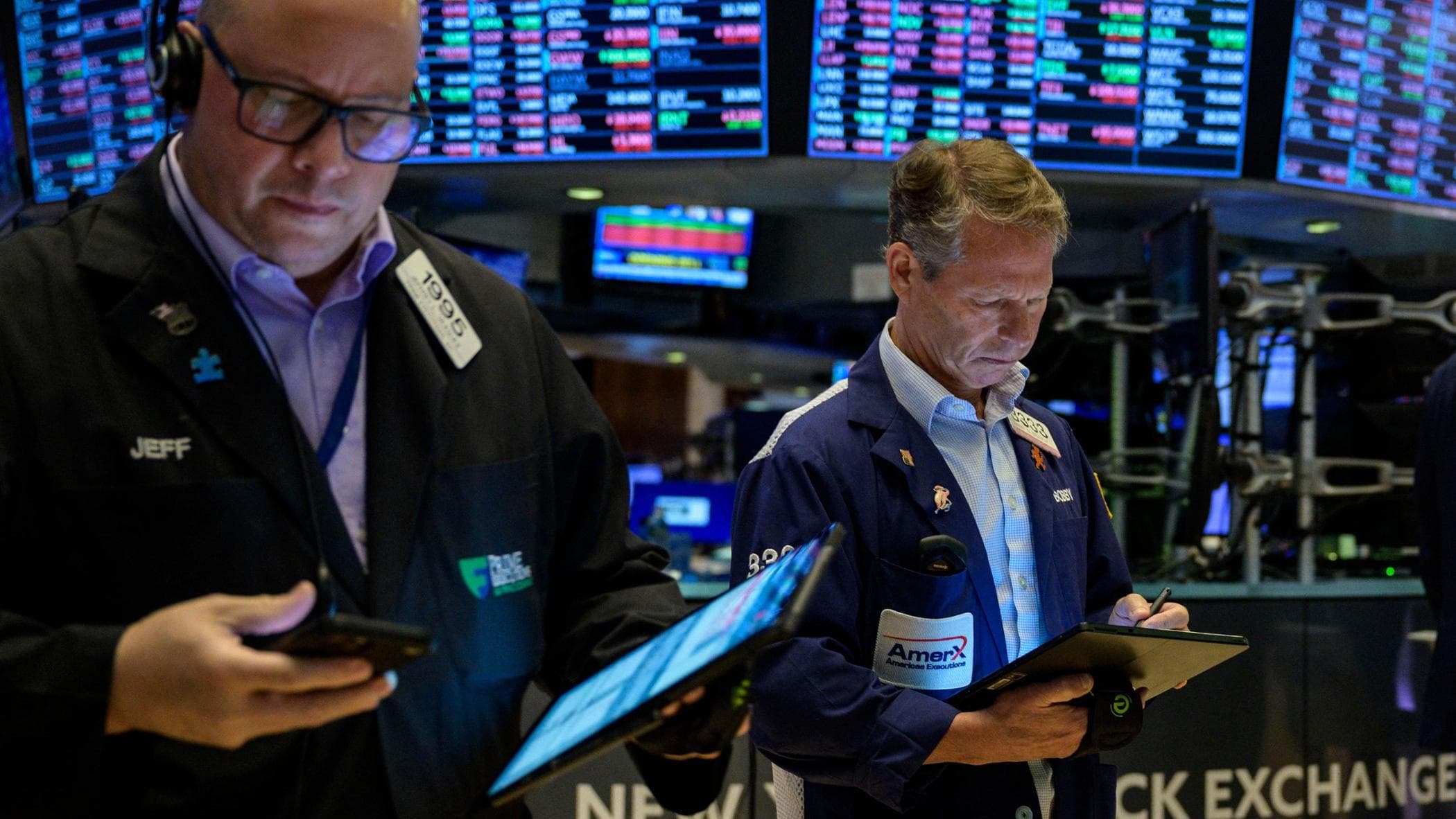 Currency Clash: Dollar at Risk - News Directory 3