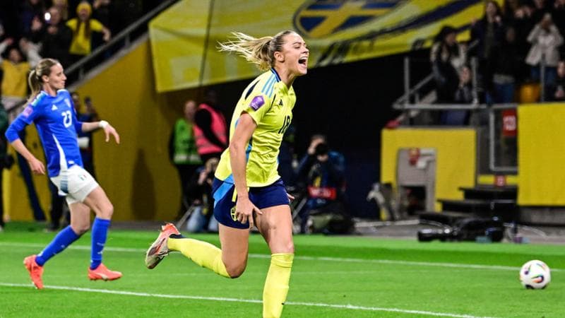 Rolfo esulta dopo il rigore della vittoria al 95'