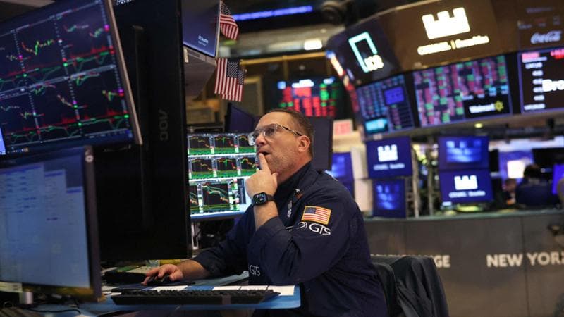 Un trader alla Borsa di New York
