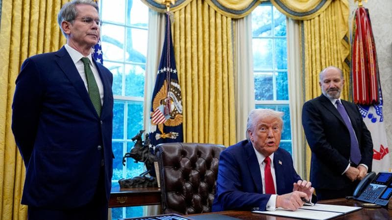 Trump: “Sui dazi è dura, resistete”. Ma il ministro al Tesoro ora pensa alle dimissioni