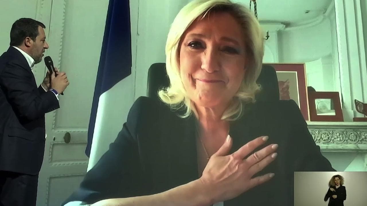 Lega, Marine Le Pen a sorpresa in collegamento al congresso. Salvini: "Ti arrivi il nostro calore"