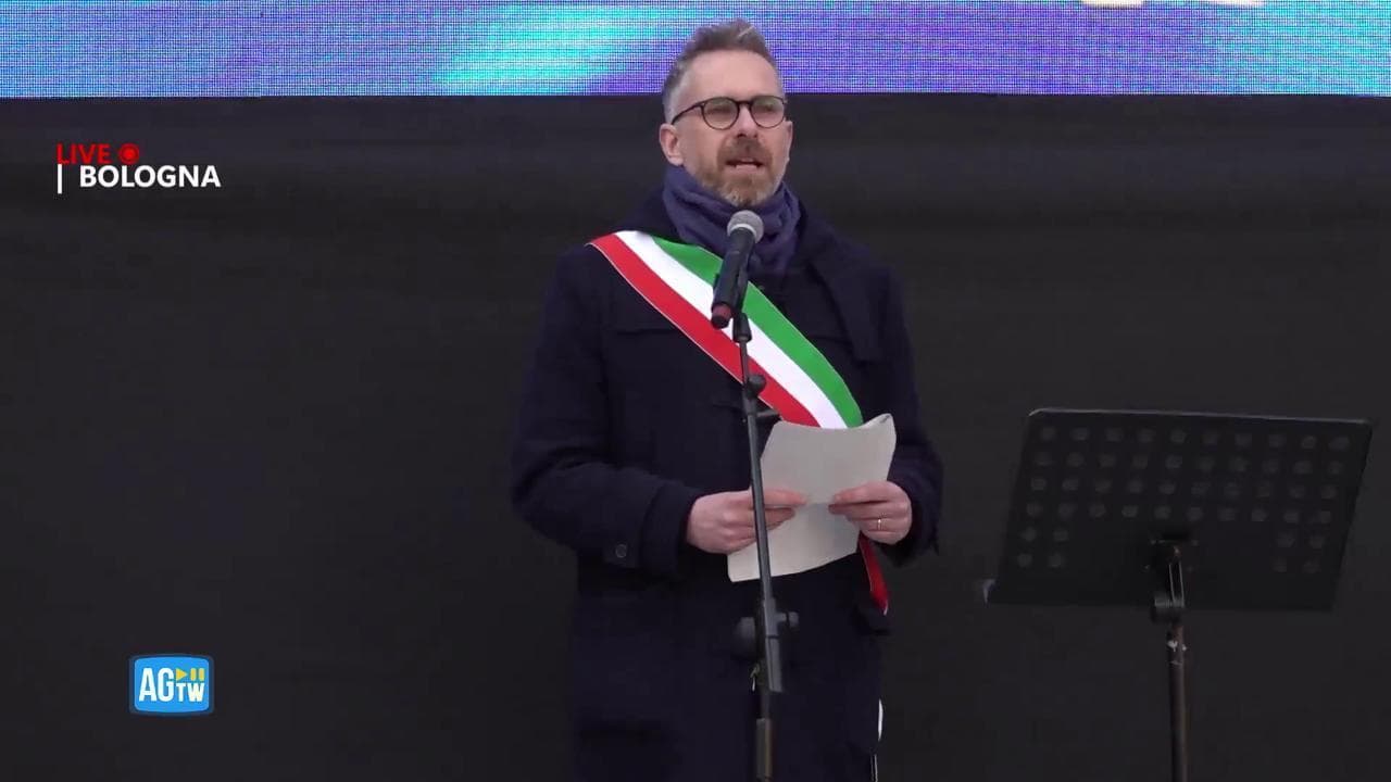 Una piazza per l'Europa a Bologna, il sindaco Lepore: "Qui chi vuole unirla, divisa è debole"