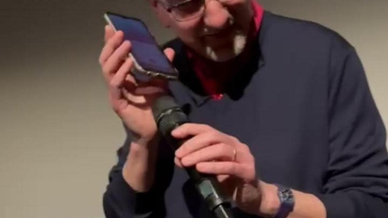 Nanni Moretti, la telefonata con il festival per "Ecce bombo": "Mi dispiace non essere lì"