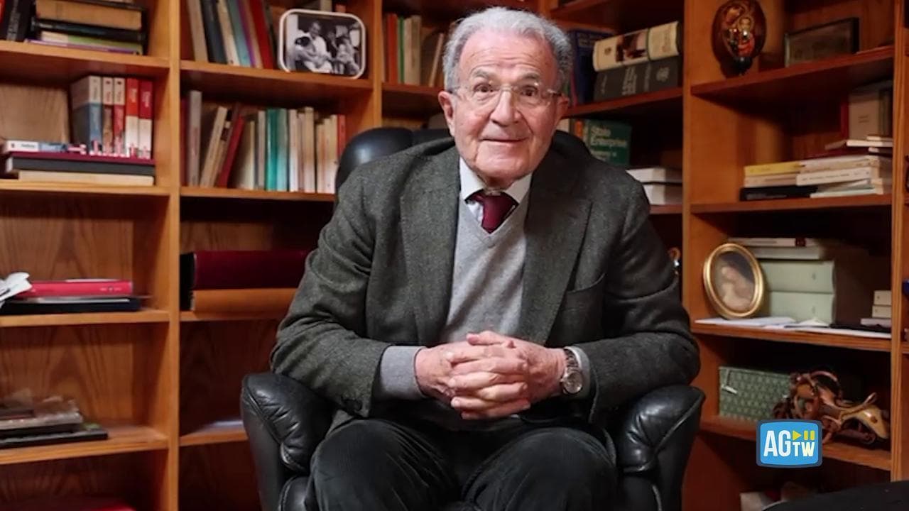 Bologna per l'Europa, il video di Prodi: "Corriamo verso il futuro, c'è fretta, non c'è più tempo"
