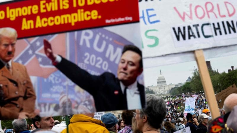Manifestazioni in America contro Musk e Trump