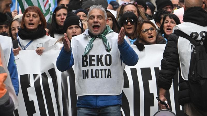 Beko, trovato l’accordo: esuberi dimezzati e 300 milioni di investimenti