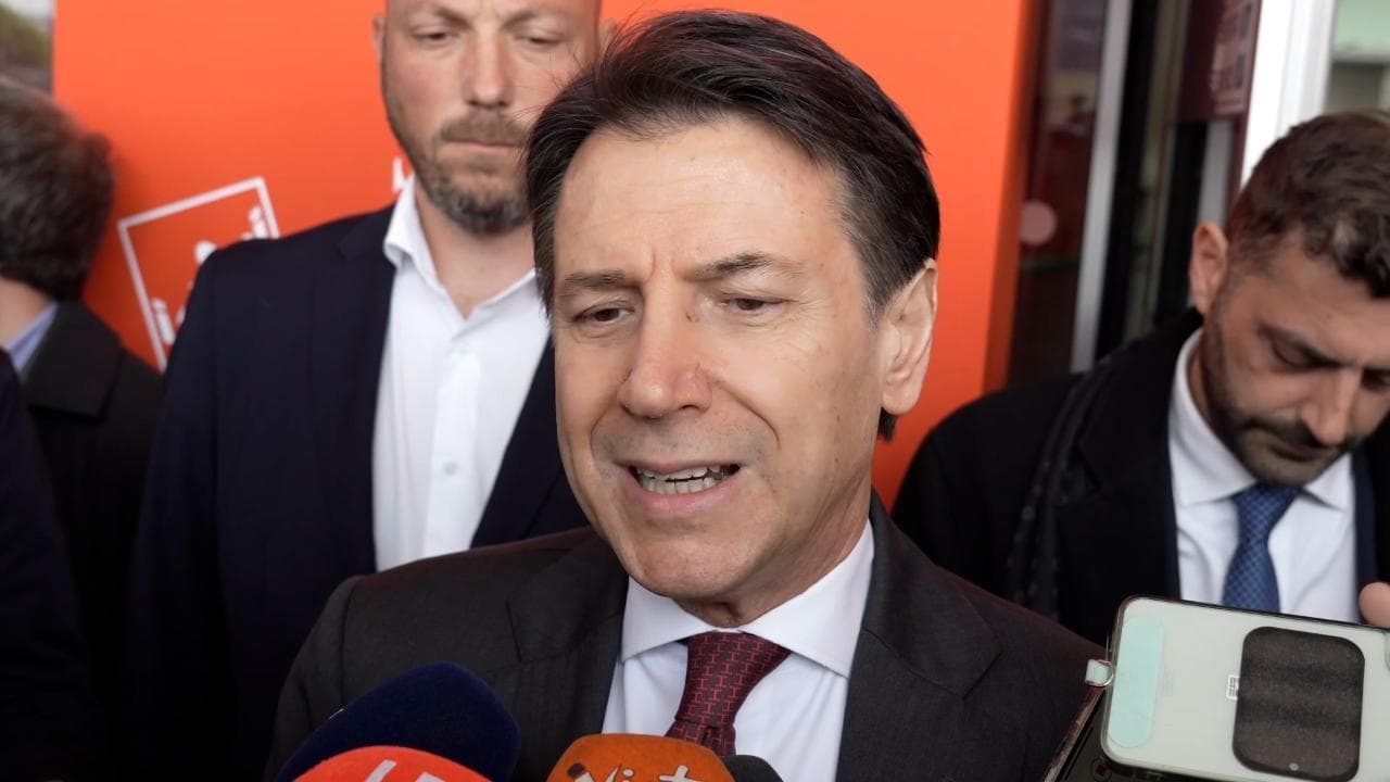 Conte sfida Meloni: “Basta baci e sudditanza verso gli Usa. Servono contro-dazi, o si è sopraffatti"