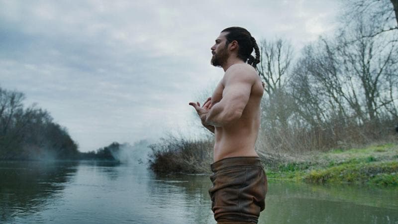 Can Yaman, 35 anni, nella serie "Il turco"