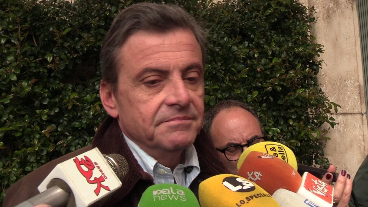 Calenda attacca i Cinque Stelle: "Conte usa la parola 'pace' come resa agli interessi di Putin"