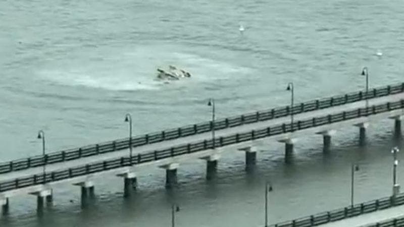 New York, elicottero precipita nel fiume Hudson. Sei morti, a bordo una famiglia con tre bimbi