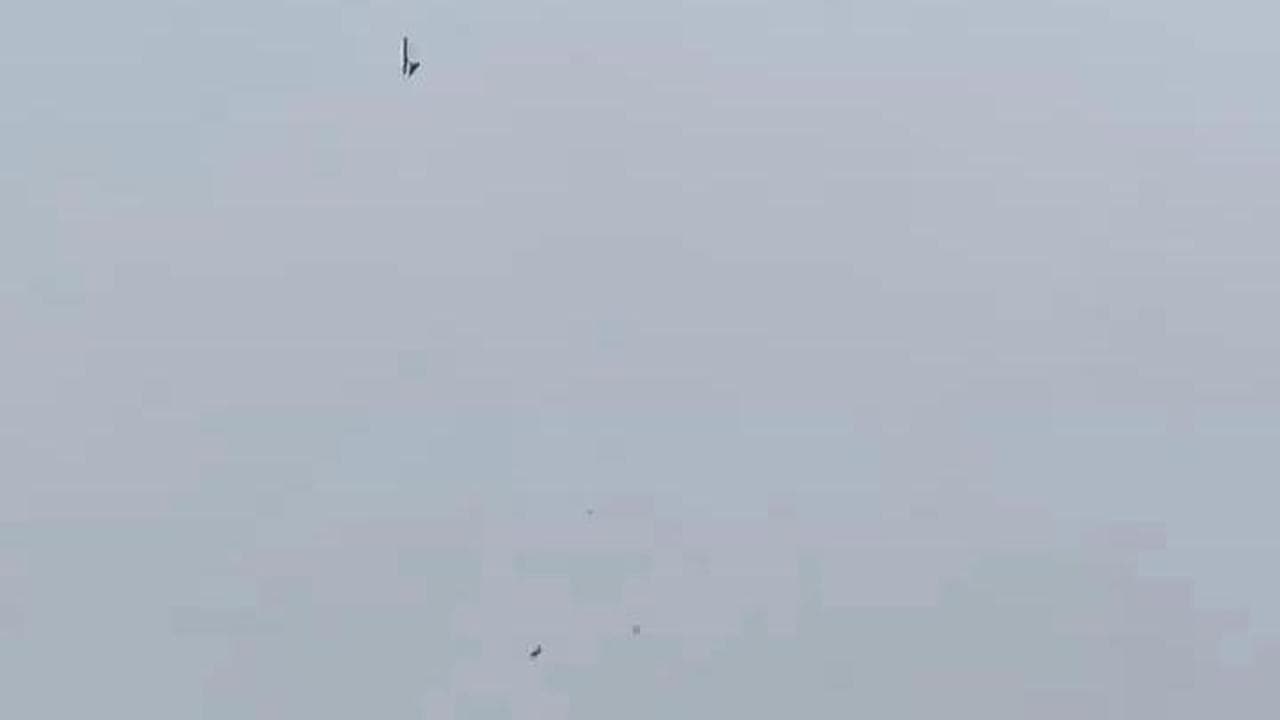 New York, elicottero precipita nel fiume Hudson: il momento dell'impatto