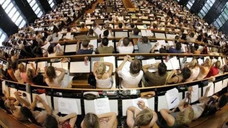 La maggioranza vuole promuovere all’estero le Università telematiche italiane. L’ira del M5S