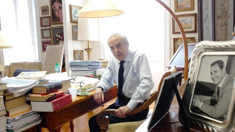 L'avvocato Giorgio Assumma, 90 anni, nel suo studio. Foto di Concetto Vecchio