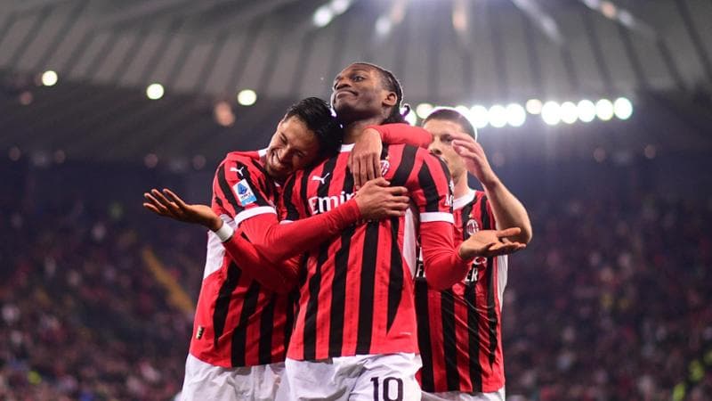L'esultanza del Milan dopo l'1-0 di Leao