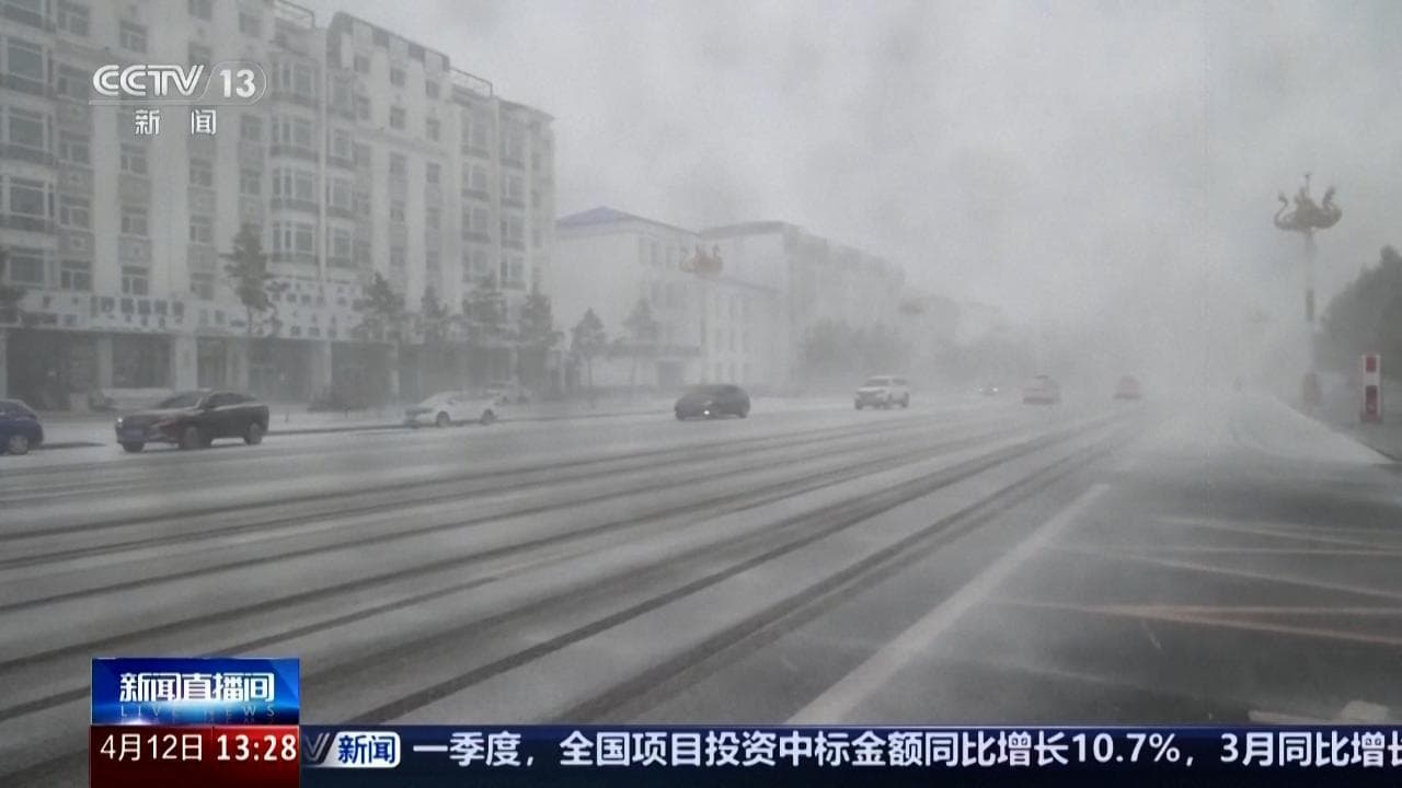 La Mongolia nella tempesta di neve, Pechino bloccata da venti di burrasca mai visti in dieci anni