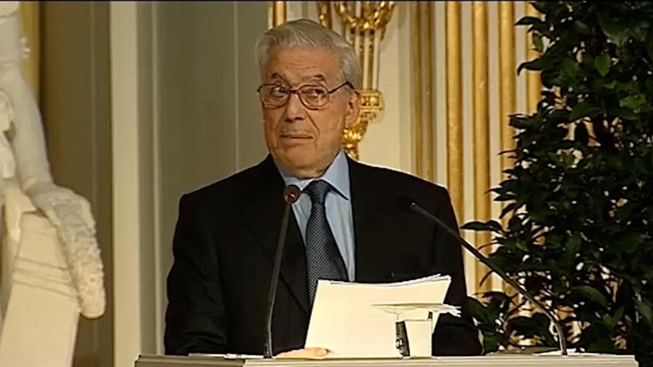 Morto Vargas Llosa , il discorso del Nobel: "Da piccolo scrivevo il seguito dei romanzi che leggevo"