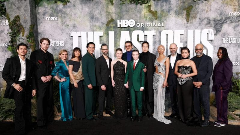 Il cast completo della serie alla première al Chinese Theater di Hollywood