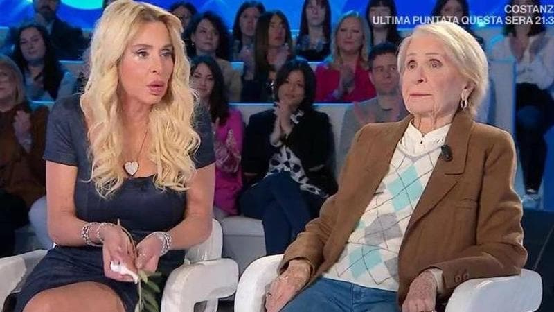 La missione impossibile di Mara Venier: tenta di far riappacificare Valeria Marini e sua mamma