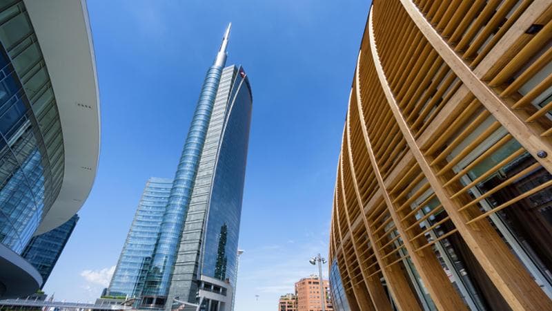 G1W8A1 MILAN, ITALY - MAY 15, 2016: La torre Unicredit in Piazza Gae Aulenti a Milano.
