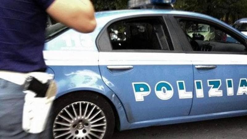 Padova, abusa di una donna su mandato dell’amico