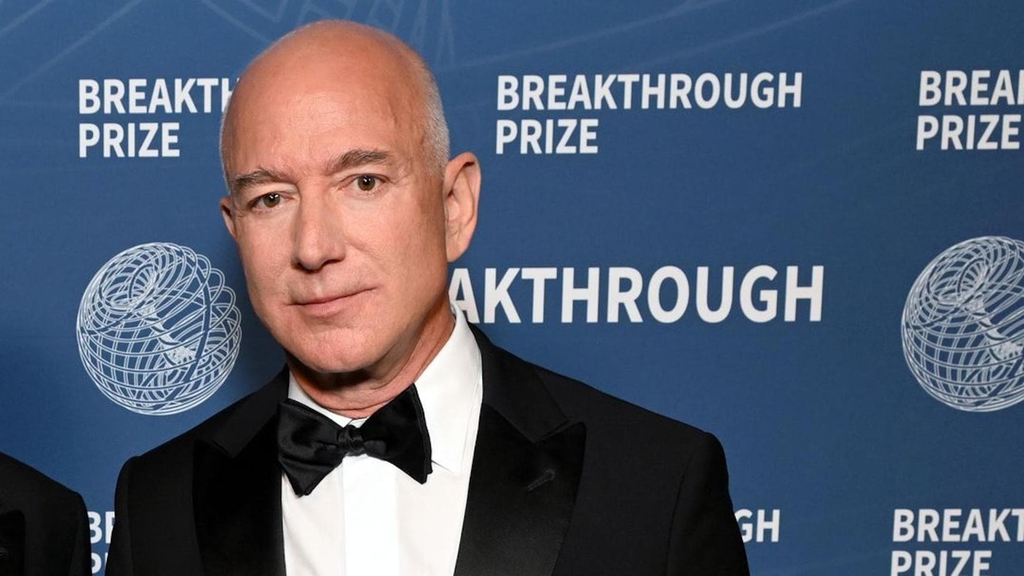 Jeff Bezos torna a puntare sull’ auto con un pick-up elettrico low cost ...