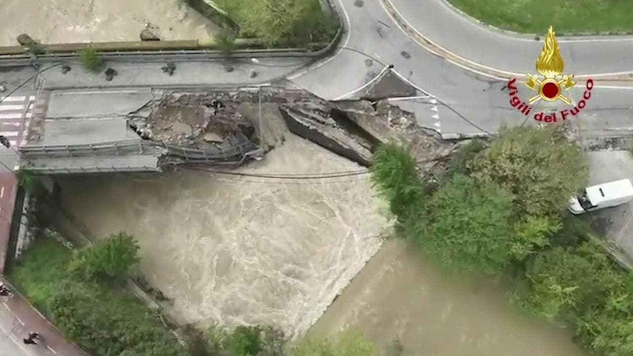 Maltempo in Veneto: le immagini aeree del ponte dei Nori crollato a Valdagno