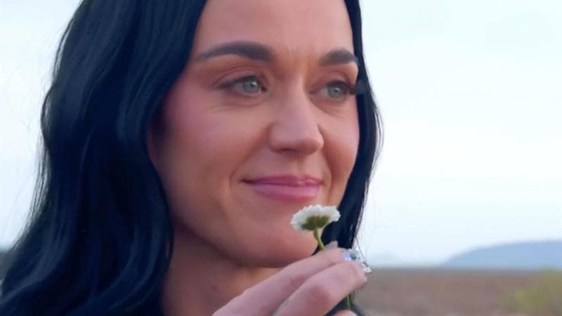 Katy Perry dopo lo spazio arriva il nuovo tour: “Sarà come Disneyland, portate scarpe comode”