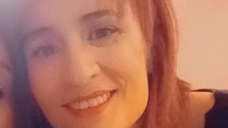 Uccide la moglie nelle ore di permesso: il braccialetto elettronico consentiva due allontanamenti