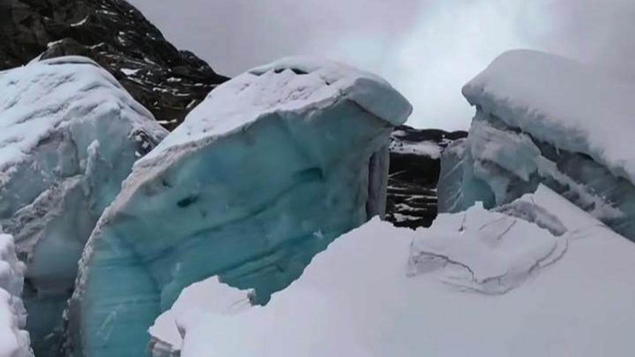Crolla un seracco durante una prova di soccorso sul Vallunaraju: il sangue freddo dei partecipanti