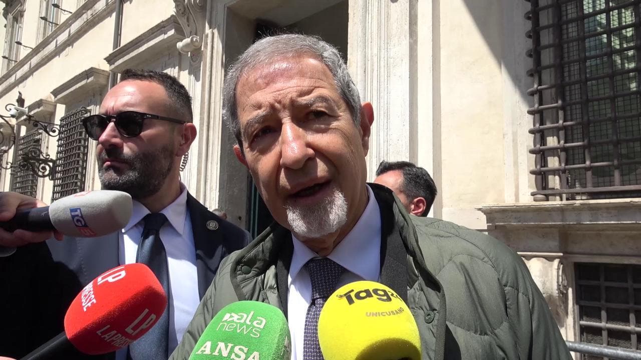 Papa Francesco, Musumeci: "Cerimonie 25 aprile consentite ma con sobrietà"