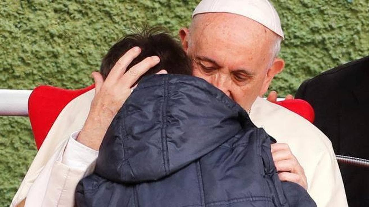 Quando Papa Francesco rispose alla domanda del piccolo Emanuele: "Papà era ateo, andrà in paradiso?"