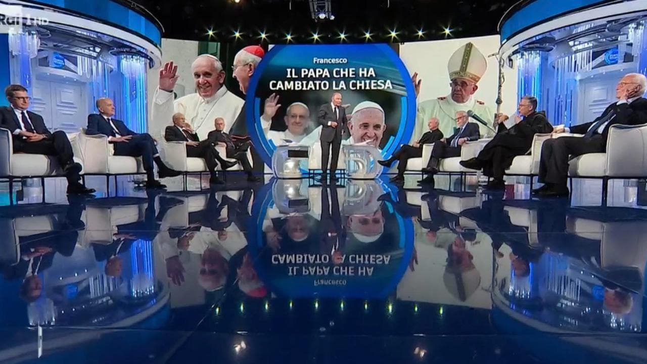 Otto poltrone, zero donne: polemiche per il "manel" sul Papa a 'Porta a Porta'