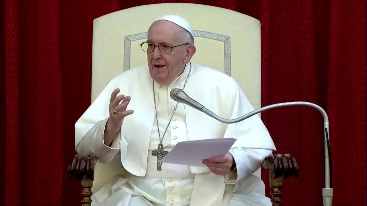 Il sorriso di Francesco. Battute, carezze e fuori programma di papa Bergoglio