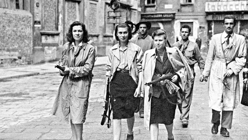 Partigiane a Milano (Photo by Keystone/Hulton Archive/Getty Images)

