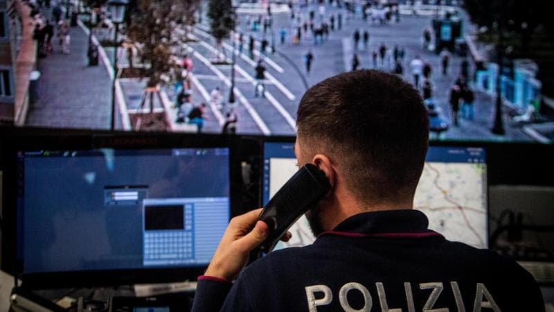 La sicurezza, l’occhio dei droni e migliaia di agenti in strada: i segreti della sala operativa