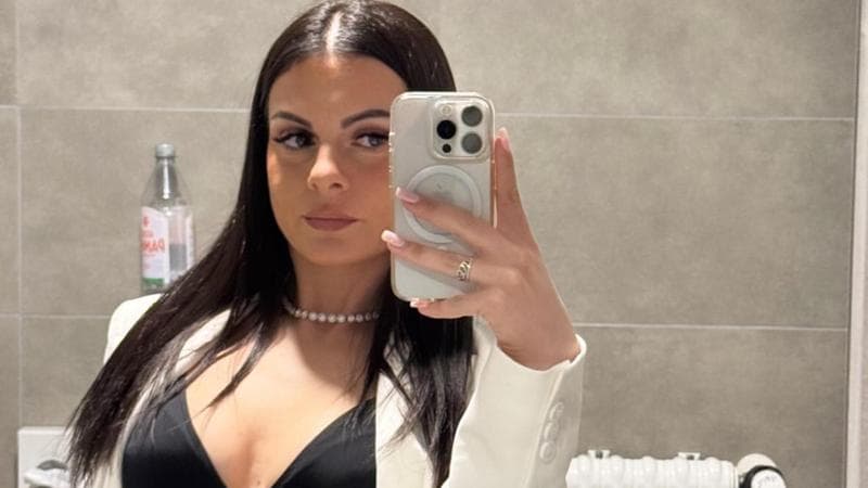 La maestra di Onlyfans, Elena Maraga: “Quanta ipocrisia, spogliarsi non è reato”