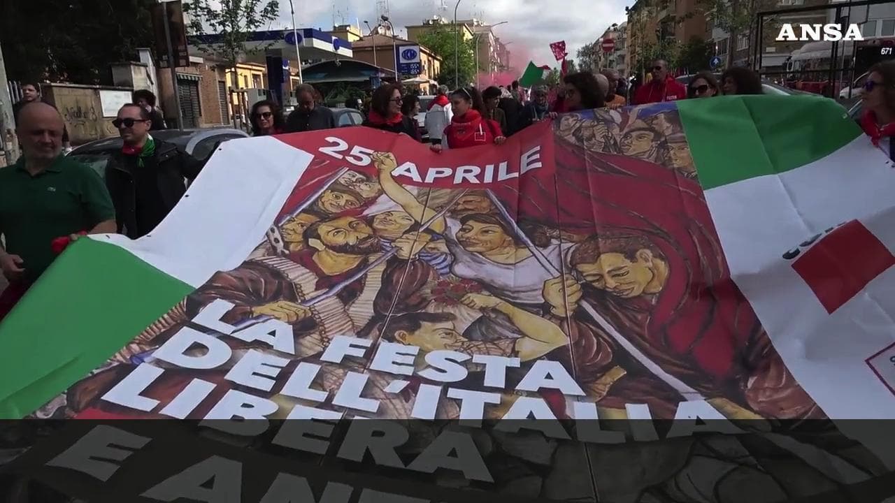25 aprile, in migliaia al corteo Anpi a Roma: "Noi sempre sobri"