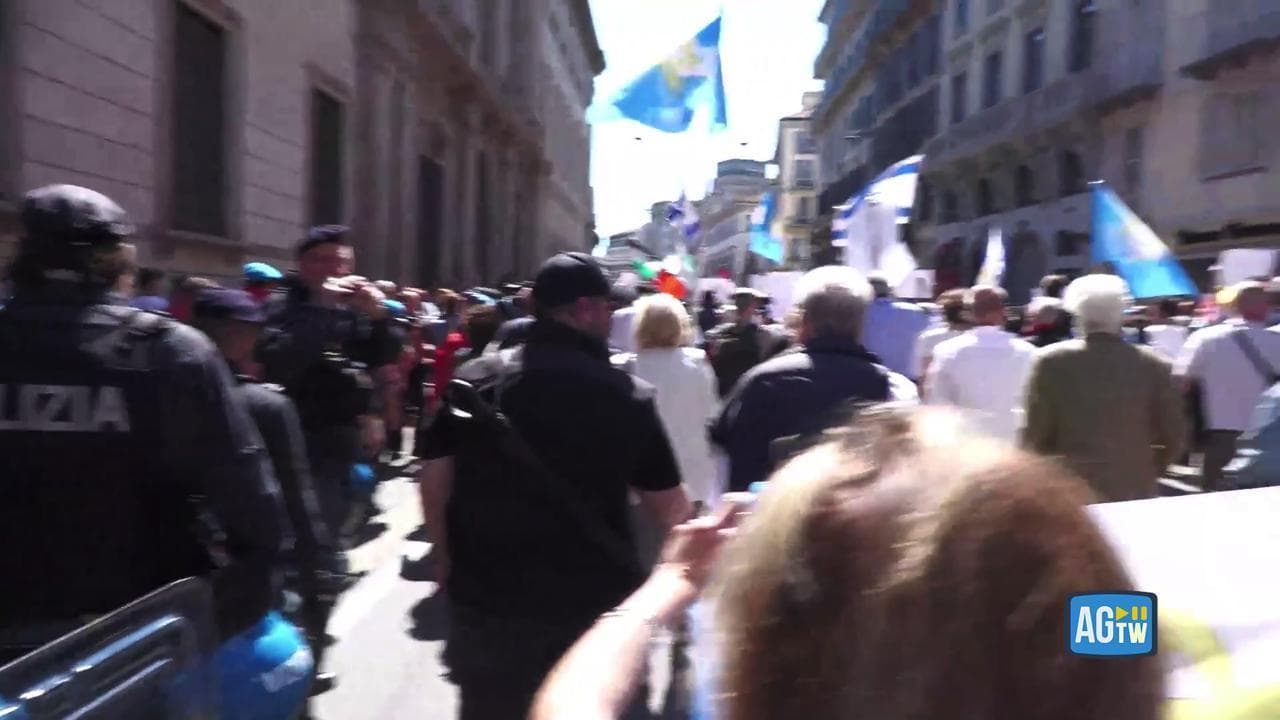 Milano, la Brigata Ebraica contestata dai Pro Pal al corteo del 25 aprile