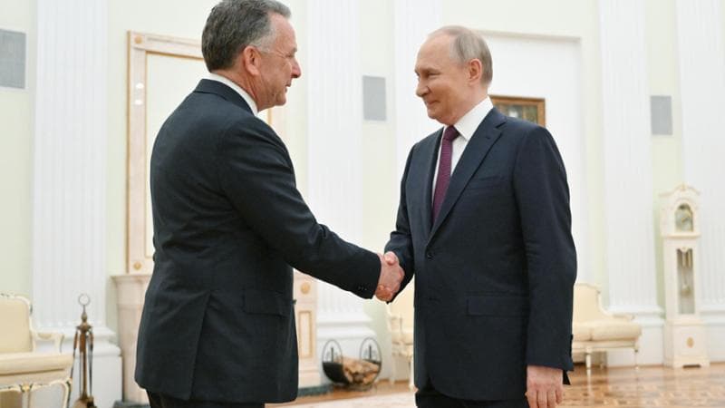 Witkoff tre ore da Putin: “Pronti a un accordo”. Kiev frena sulla Crimea