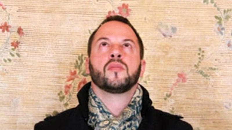 Murubutu, il rap che invita al viaggio con Calvino e Wenders. La recensione