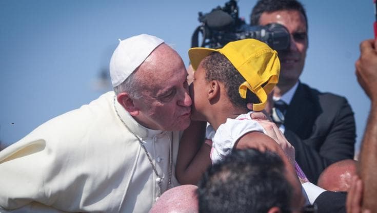 Papa Francesco è morto nella foto le sua visita Lampedusa Palermo 21/4/ 2025 Foto Igor Petyx
