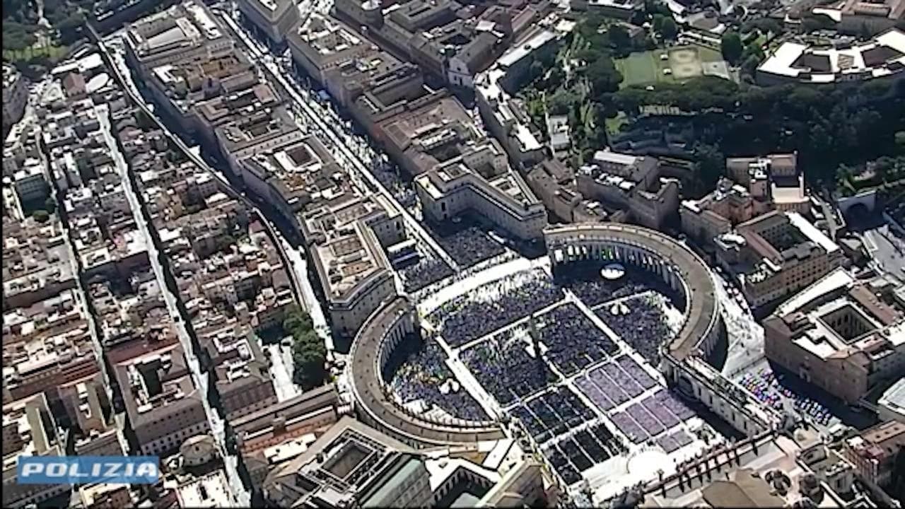 Funerali Papa Francesco, tutta la cerimonia vista dall'elicottero della Polizia