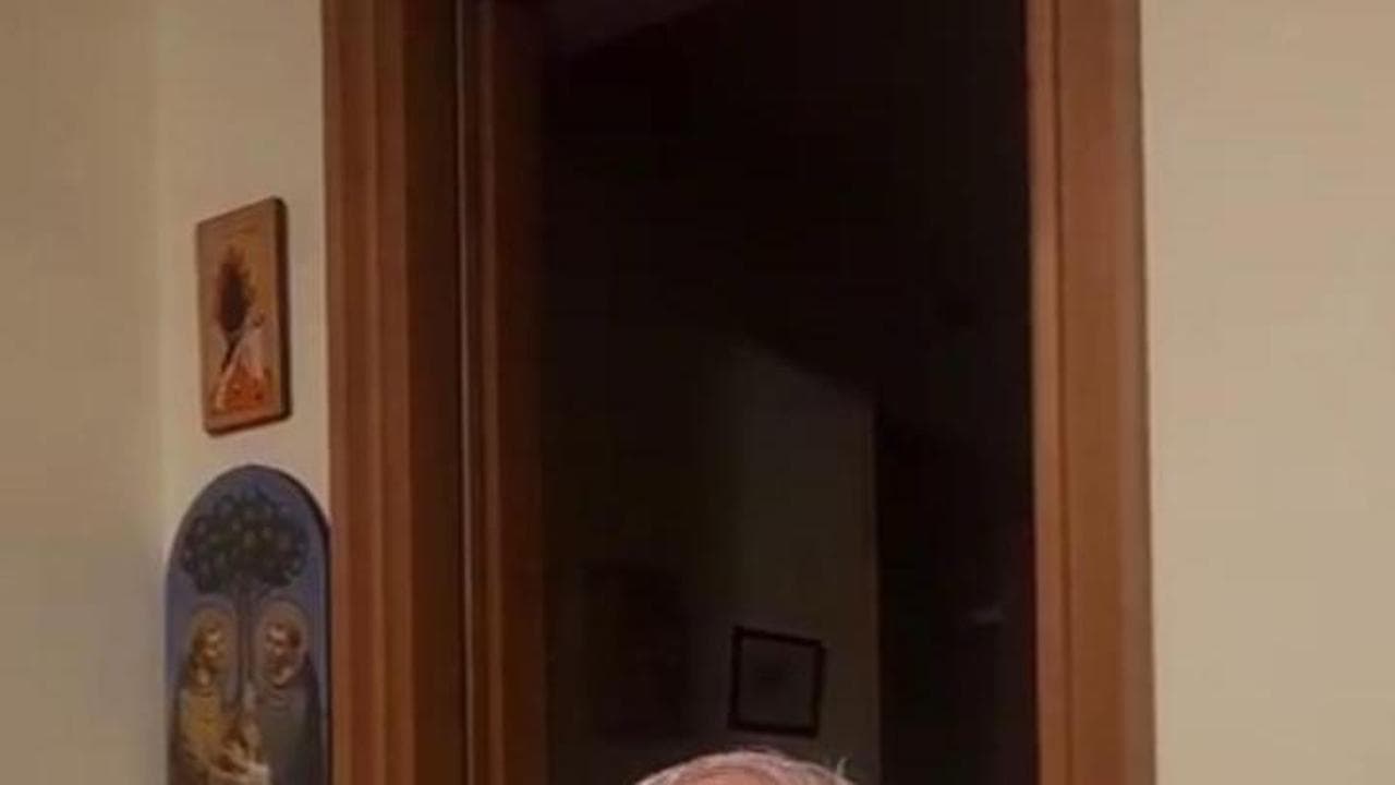 Papa Francesco, video inedito registrato prima del ricovero: "Giovani, imparate ad ascoltare"