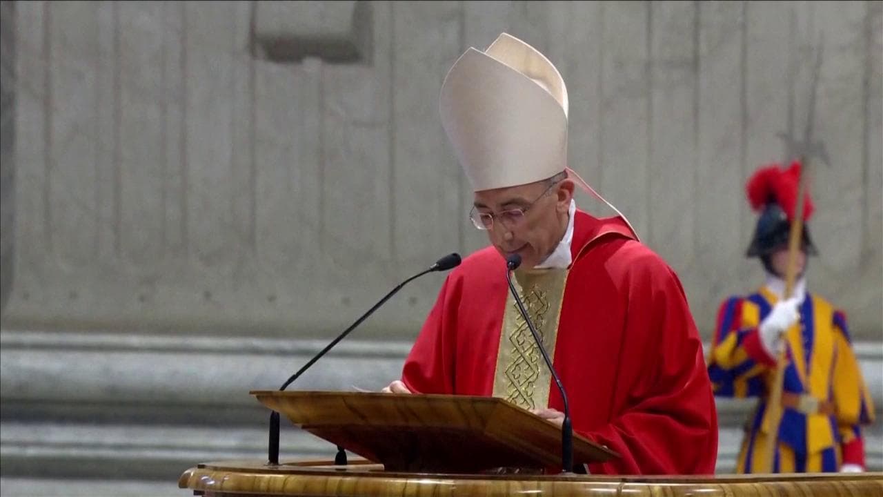 Conclave, il cardinale Reina: "Non è tempo di tattiche, rivalse o alleanze di potere"