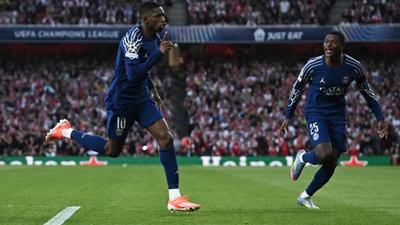 Dembelé esulta dopo il gol