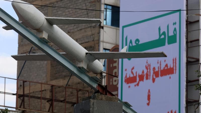 Yemen, anche i britannici bombardano gli Houthi con gli Usa
