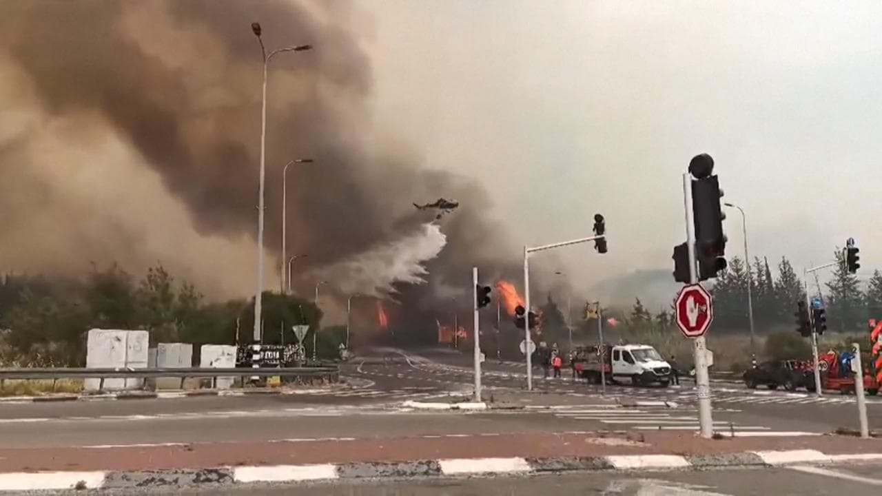 Israele, incendi intorno Gerusalemme. Hamas ne approfitta e lancia l'appello: "Bruciate tutto"