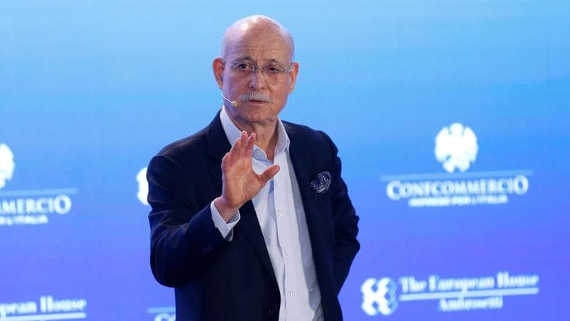 Rifkin: “È una previsione sbagliata l’economia di gas e petrolio grazie alle rinnovabili è finita”