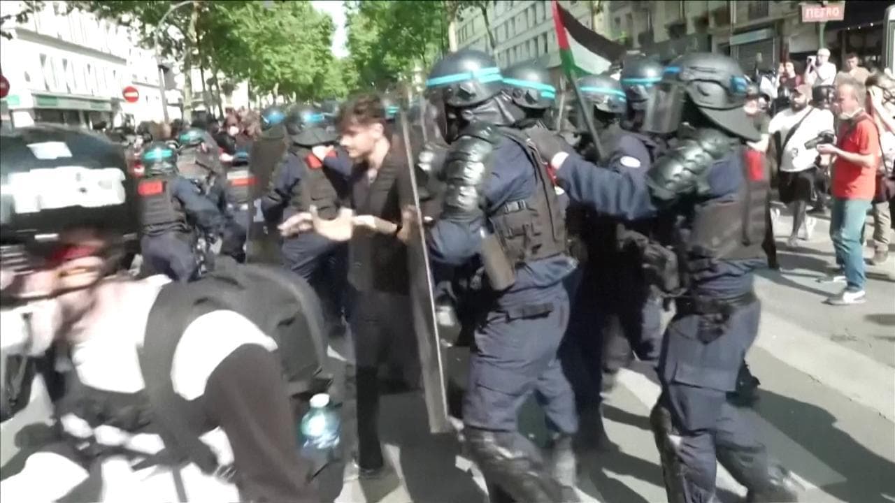 Parigi, tensione e scontri al corteo del Primo Maggio