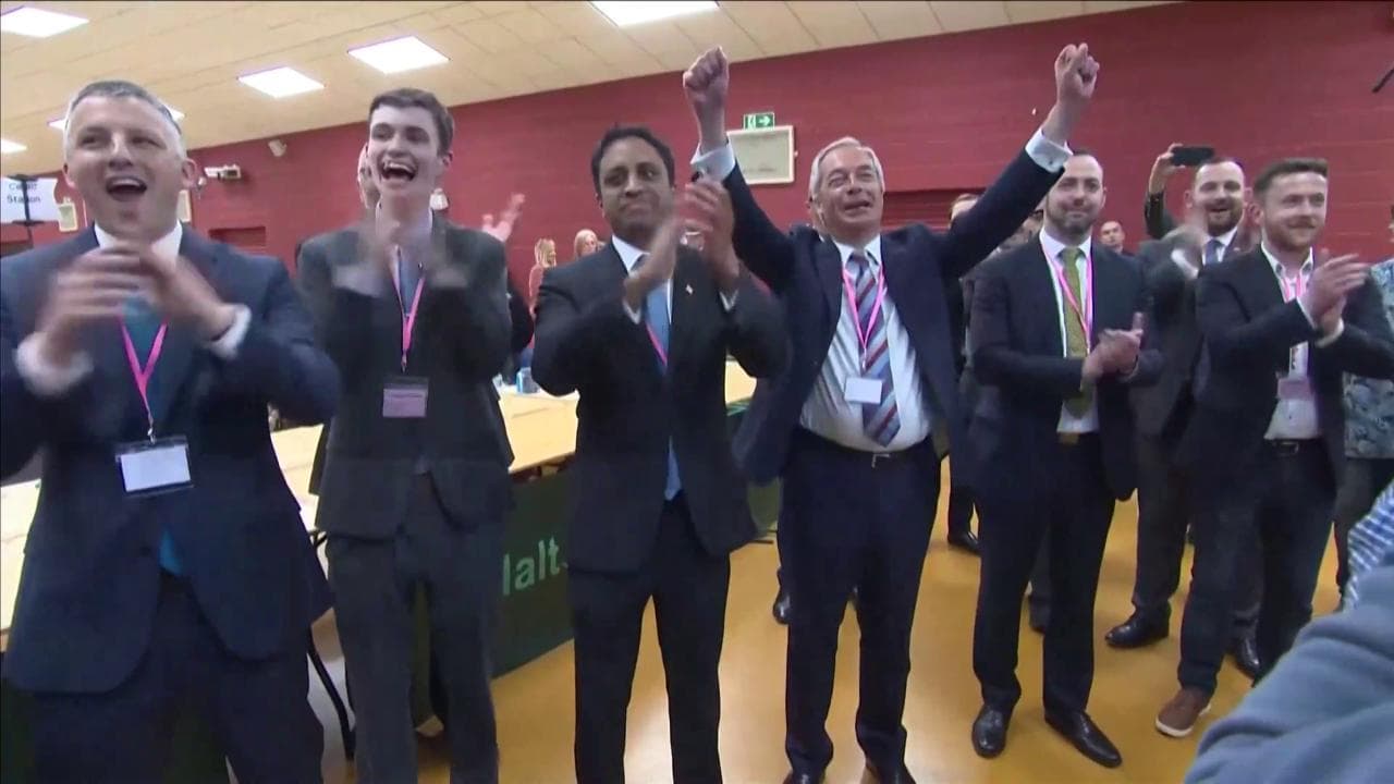 UK, il partito di Farage ottiene un altro seggio parlamentare: l'esultanza per la vittoria a Runcorn